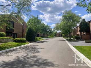Oak Brook Colony subdivision in Oak Brook, IL