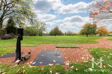 Briarwood Lakes subdivision in Oak Brook, IL