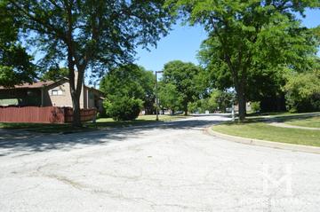 Menconis Villas subdivision in Vernon Hills, IL