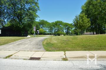 Menconis Villas subdivision in Vernon Hills, IL