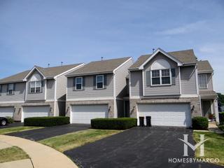 Hampton Oaks subdivision in Streamwood, IL