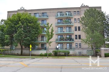 Lincoln Tower building in Skokie, IL