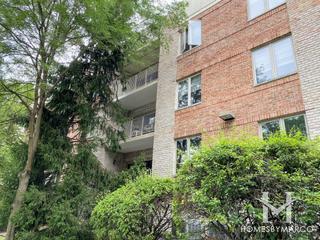 Woods Of Golfview building in Orland Park, IL