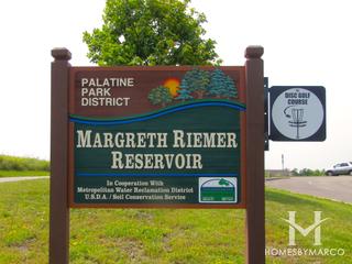 Crescentwood subdivision in Palatine, IL