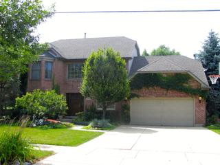 Crescentwood subdivision in Palatine, IL