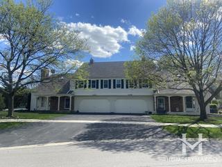 Warrenville Lakes subdivision in Warrenville, IL