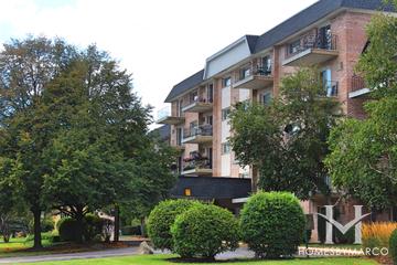 Versailles Condominiums