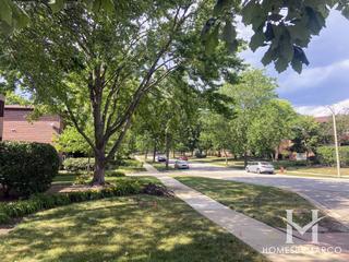 Ashford Glen subdivision in Roselle, IL