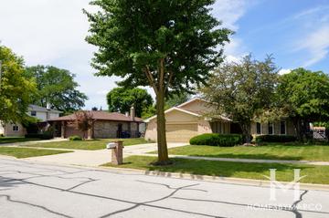 Regency Grove subdivision in Downers Grove, IL