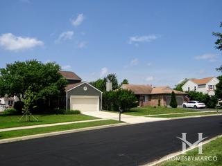 Pine Ridge Of North Hill subdivision in Carol Stream, IL