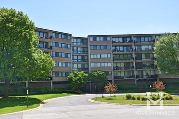 Bar Harbour building in Schaumburg, IL