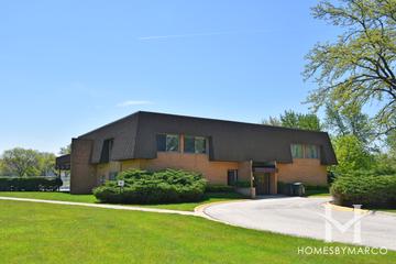 Bar Harbour building in Schaumburg, IL