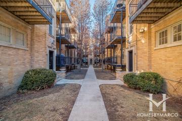 Lincoln Park Terrace building in the Lincoln Park neighborhood of Chicago, IL