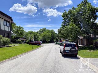 Villas Of Deer Creek subdivision in Westmont, IL