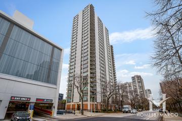 Eliot House building in the Old Town neighborhood of Chicago, IL