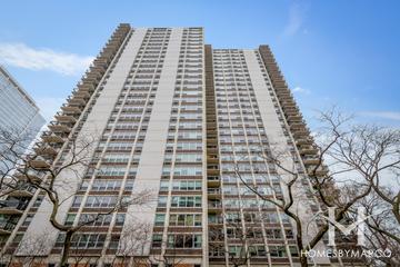 Eliot House building in the Old Town neighborhood of Chicago, IL