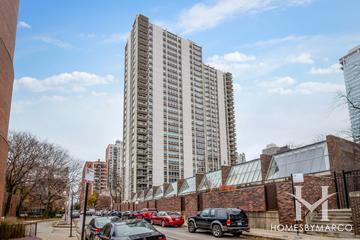 Eliot House building in the Old Town neighborhood of Chicago, IL