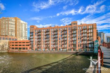 River Bank Lofts building in the River North neighborhood of Chicago, IL