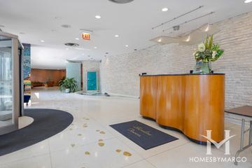 Shoreline Towers building in the Edgewater neighborhood of Chicago, IL