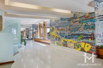 Shoreline Towers building in the Edgewater neighborhood of Chicago, IL