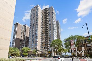 Shoreline Towers building in the Edgewater neighborhood of Chicago, IL