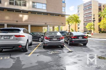 Shoreline Towers building in the Edgewater neighborhood of Chicago, IL
