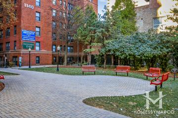 Flats On Lasalle building in the River North neighborhood of Chicago, IL