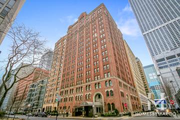 Raffaello Condo Hotel building in the Streeterville neighborhood of Chicago, IL