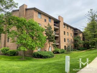 Farmingdale Terrace building in Darien, IL