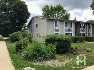 Deer Run building in Oswego, IL