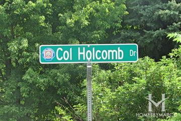 Colonel Holcomb Estates subdivision in Crystal Lake, IL