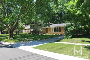 Valley Park subdivision in Libertyville, IL