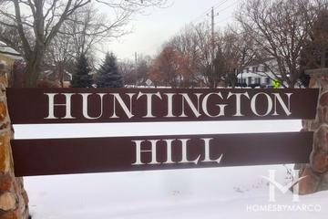 Huntington Hills subdivision in Naperville, IL