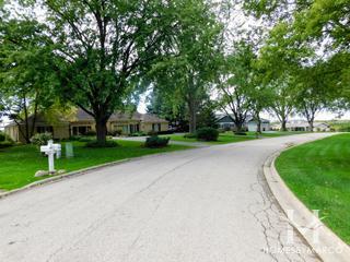Thunderbird Estates subdivision in Barrington, IL