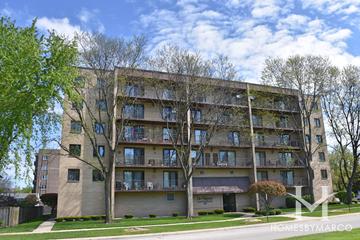 The Oakwood building in Des Plaines, IL