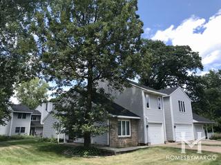 Oak Creek West subdivision in Aurora, IL