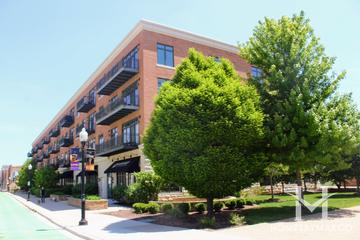 Riverstreet Plaza building in Aurora, IL