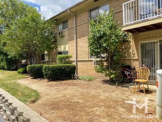 Pebblewood Court Condominiums building in Hanover Park, IL