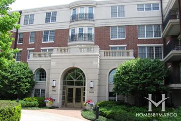 Les Maison building in Highland Park, IL