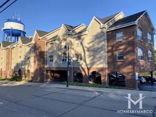 Burling Court subdivision in Clarendon Hills, IL