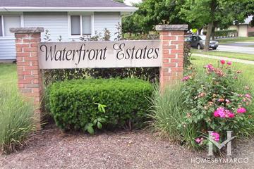 Waterfront Estates subdivision in Naperville, IL