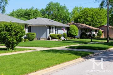 Photos of Heathercrest subdivision in Aurora, IL
