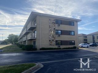 Oakshires subdivision in Hickory Hills, IL