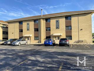 Oakshires subdivision in Hickory Hills, IL