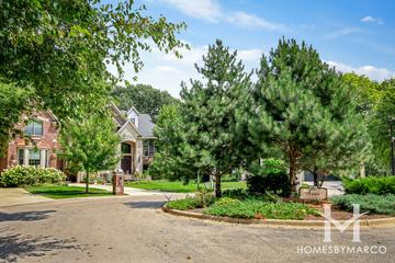 Avere Woods subdivision in Naperville, IL