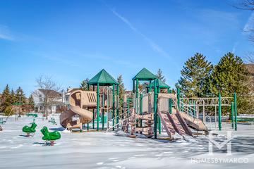 Longmeadow Estates subdivision in Mundelein, IL