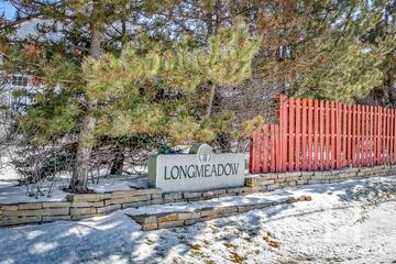 Longmeadow Estates subdivision in Mundelein, IL