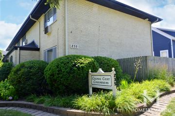 Colonial Court subdivision in Palatine, IL