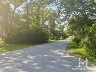 Deerwood Park subdivision in Palos Park, IL