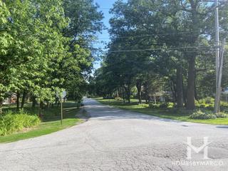Deerwood Park subdivision in Palos Park, IL